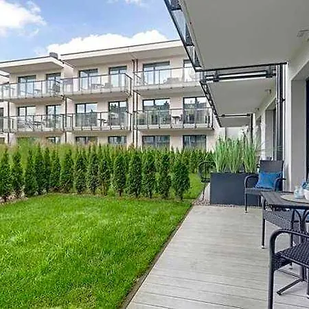 شقة Ground Floor With A Garden In
