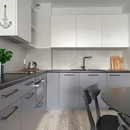 Ground Floor With A Garden In شقة *