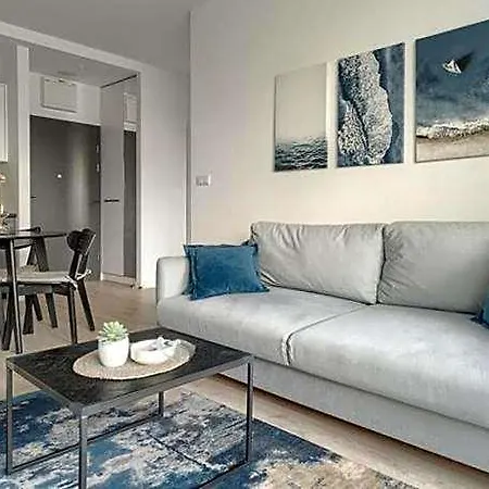Ground Floor With A Garden In *