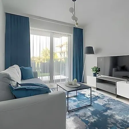 شقة Ground Floor With A Garden In