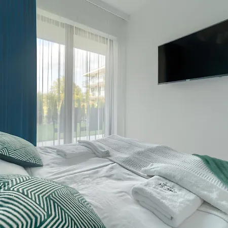 Appartement Ground Floor With A Garden In *
