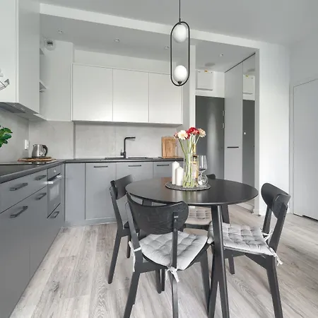 Ground Floor With A Garden In *