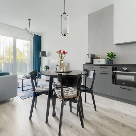 Ground Floor With A Garden In *